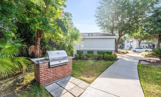 Building Photo - 3591 Kernan Blvd S