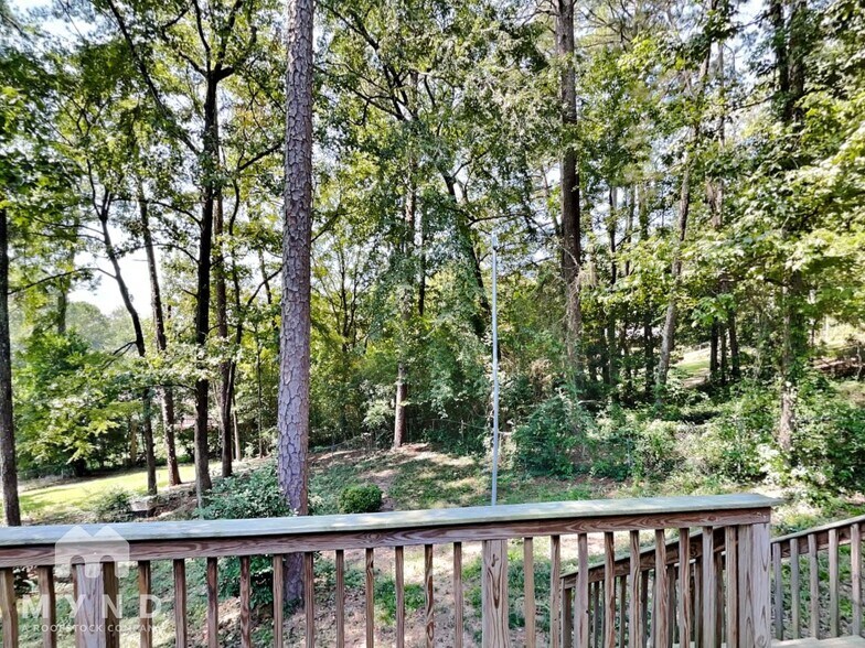 Building Photo - 532 Windy Ln