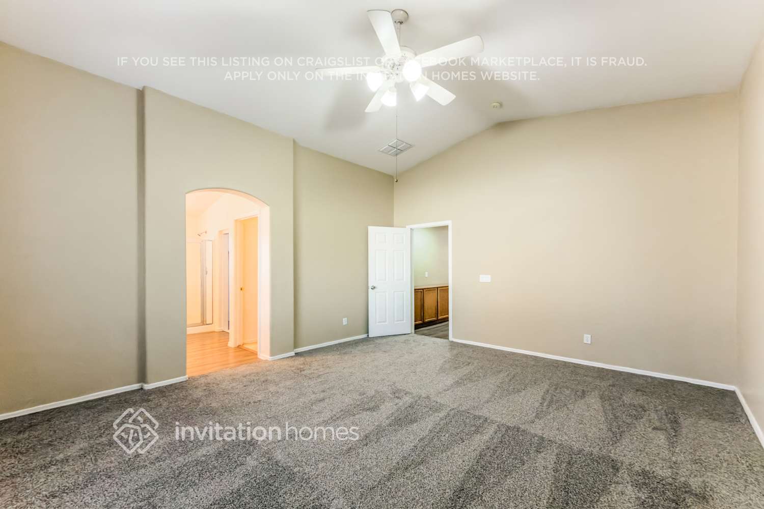 Building Photo - 2724 E Concho Ave