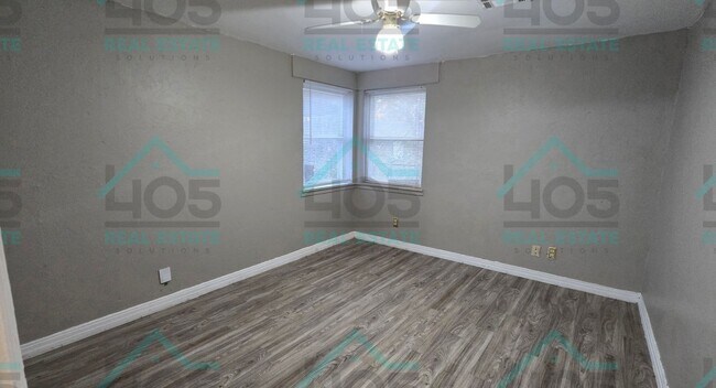 Building Photo - 2 Bedroom Home