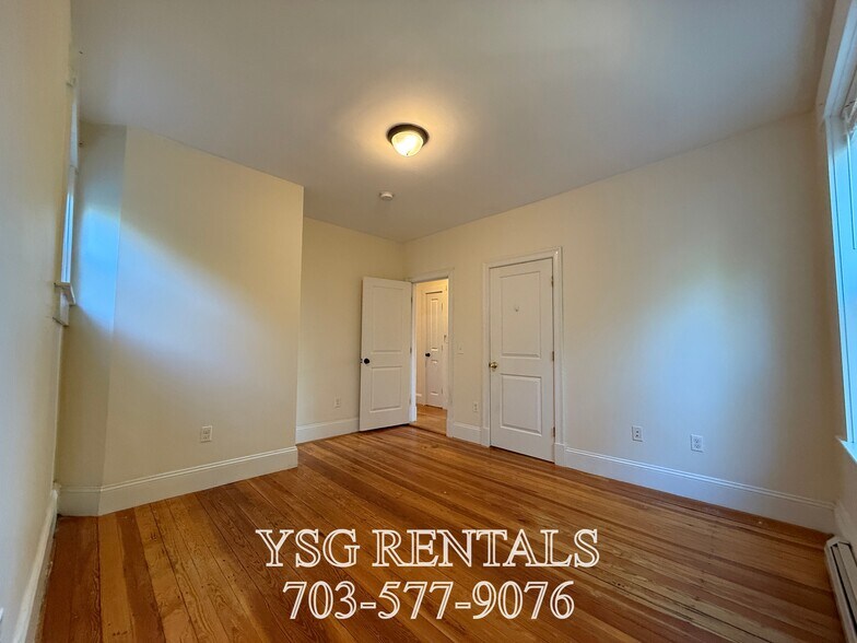 Building Photo - 34 Calumet St