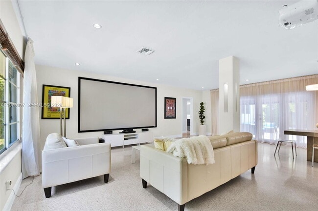 Building Photo - Northeast 11th Avenue, Miami Shores, FL 33138 - 3 BR 2 BA single-family home