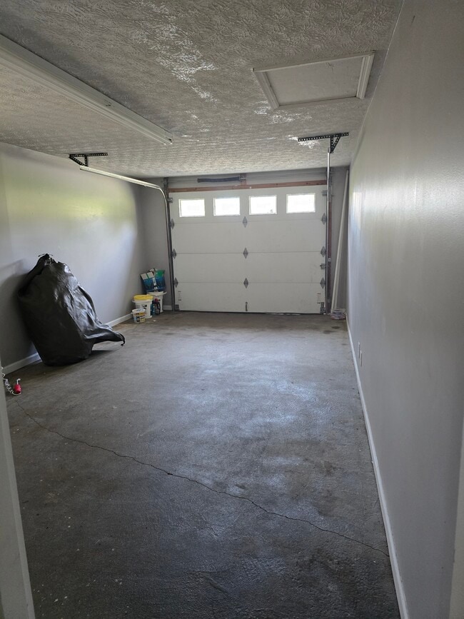 Building Photo - 1029 tazewell pike