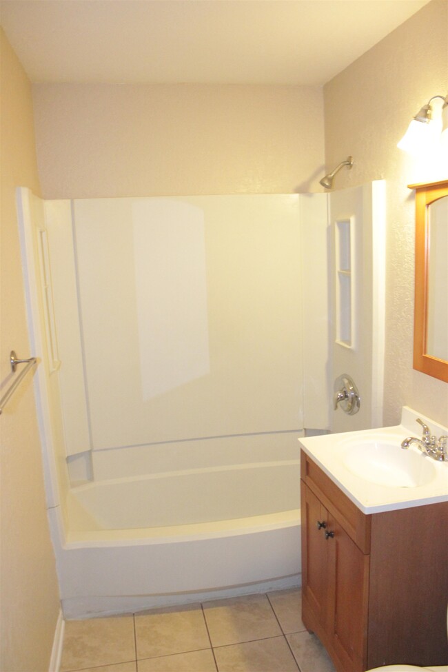 Building Photo - 317 Mabry St