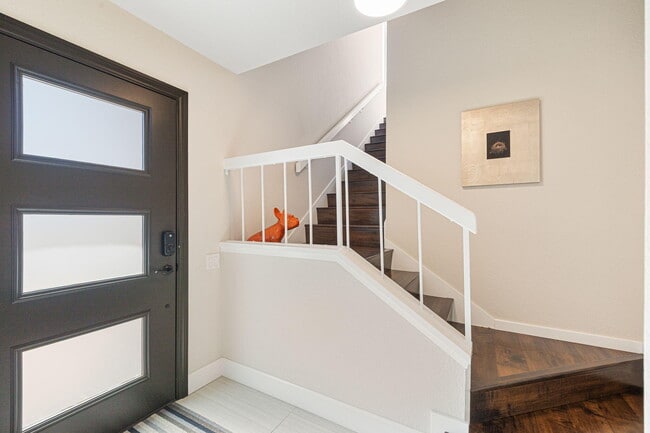 Building Photo - 49069 Mariposa Dr