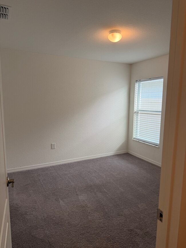 Building Photo - 281 Arbuthnot St