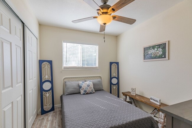 Building Photo - Super cute updated home!