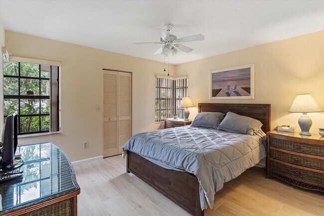 Building Photo - 16700 Willow Creek Dr