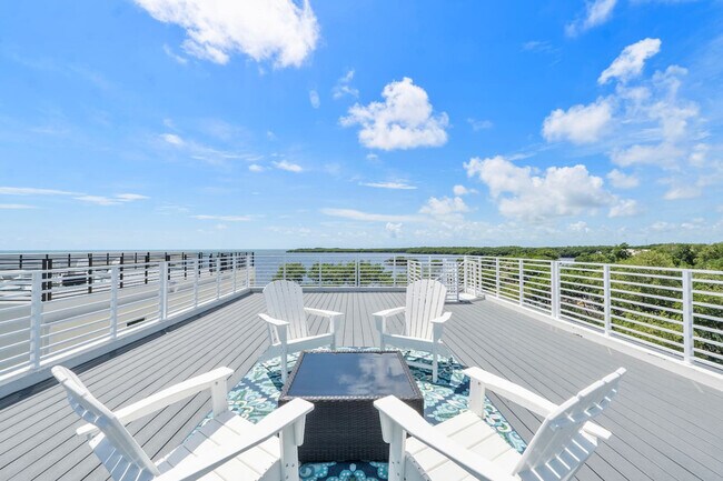 Building Photo - 99 Seaside Ave