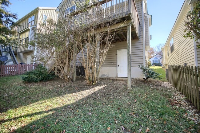 Building Photo - 825 Tahoe Trail