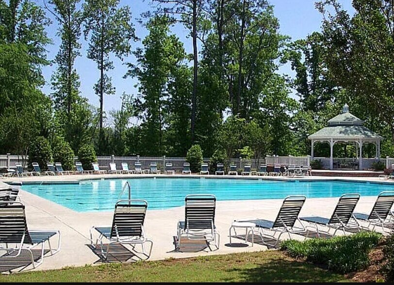 Building Photo - 195 Hunterian Pl