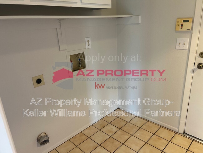 Building Photo - 7039 W Cameron Dr