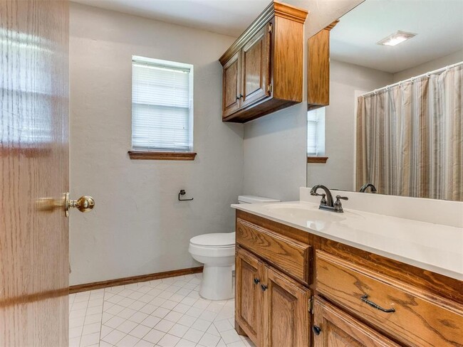 Building Photo - 3921 Brownwood Ln