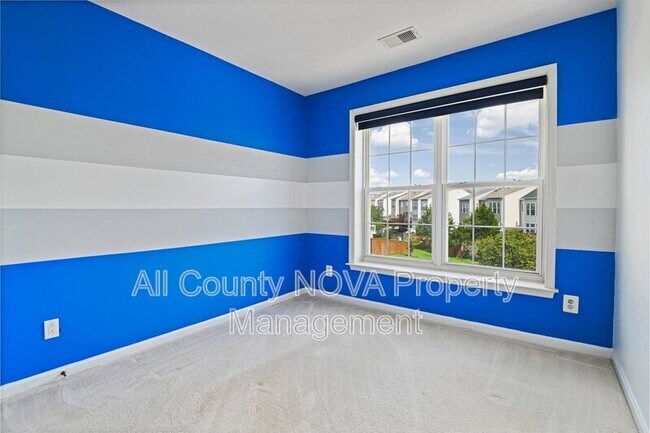 Building Photo - 22707 High Haven Terrace