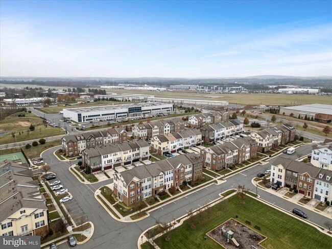 Building Photo - 507 Flameflower Terrace SE