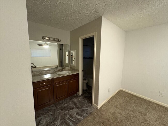 Building Photo - 1307 Silver Morning Dr