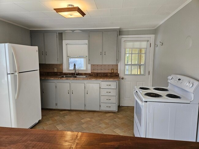 Building Photo - 16 McKenzie Dr