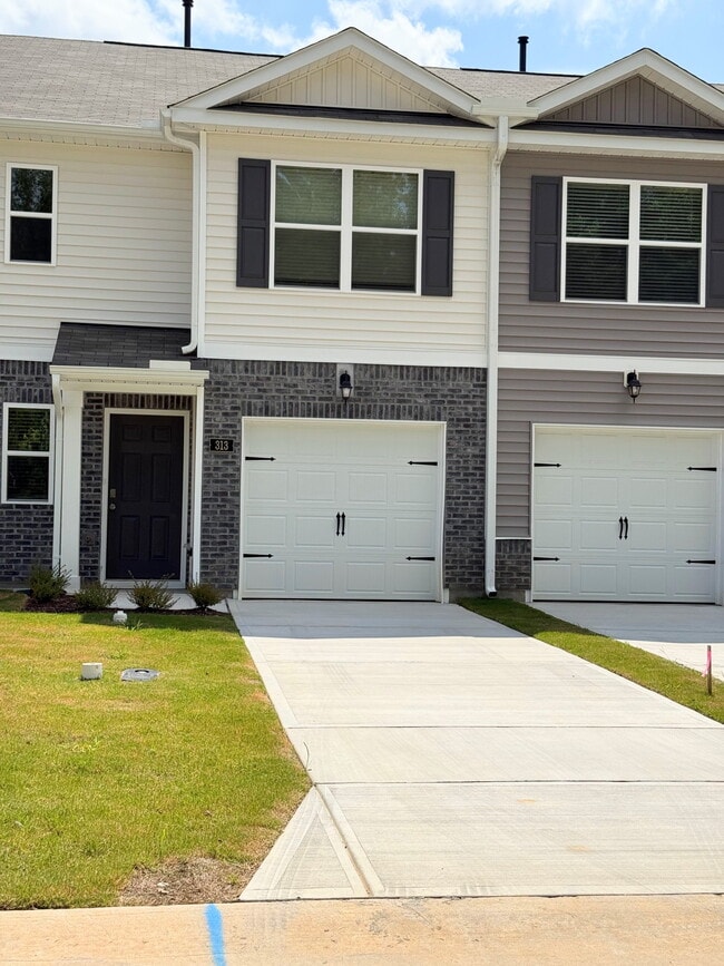 Building Photo - 313 Cherry Laurel Dr