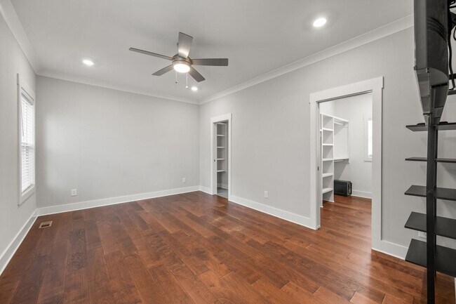Building Photo - Charlotte Park Home