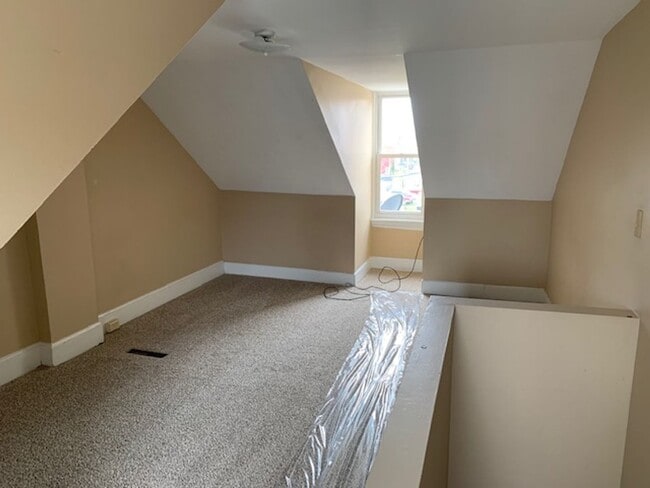 Building Photo - $950 Harrisburg 3 bedroom house for rent