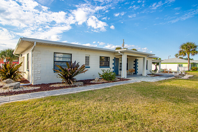 Building Photo - 4605 Ocean Beach Blvd