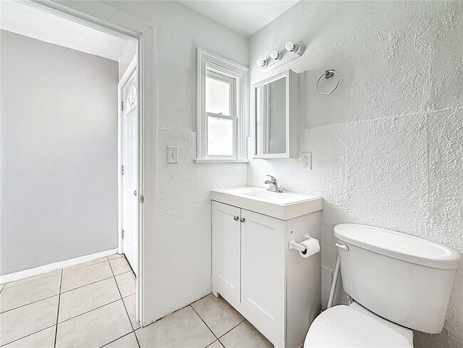 Building Photo - 101 154th Ave