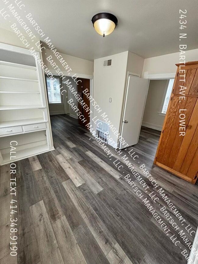 Building Photo - 2434 N Bartlett Ave