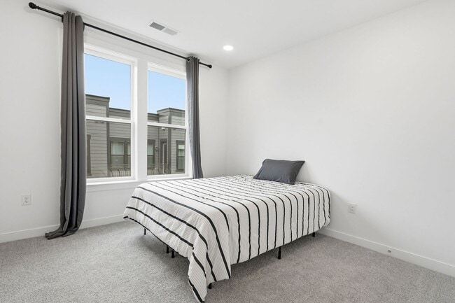 Building Photo - 21950 Garganey Ter