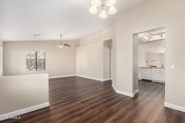 Building Photo - 501 W Mesquite St