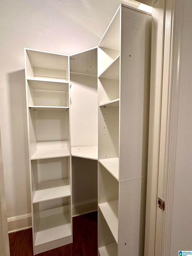 Building Photo - 2112 Morris Ave