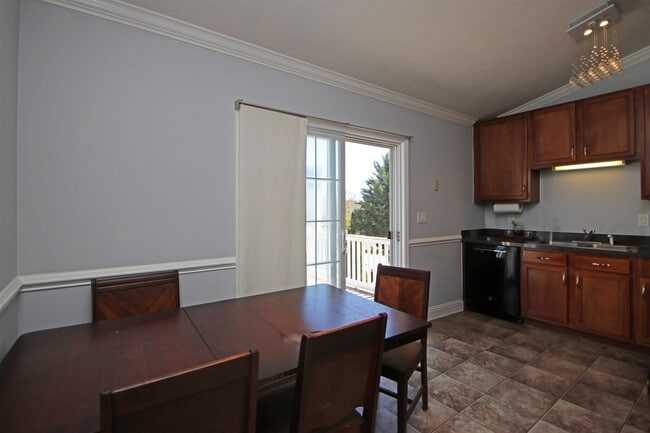 Building Photo - 1340 Stonechris Dr