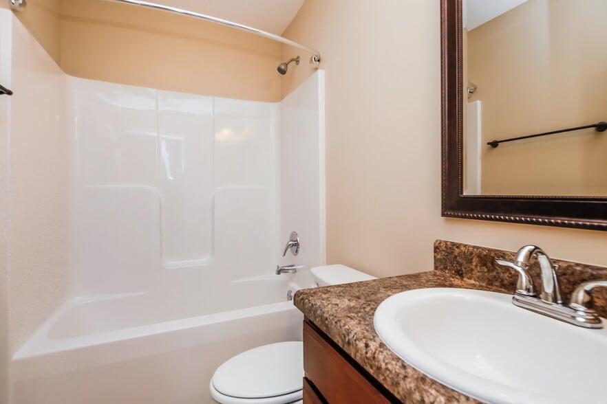 Building Photo - 981 West Ave