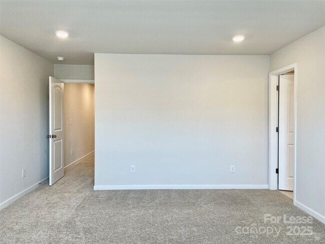 Building Photo - 403 Wescott St