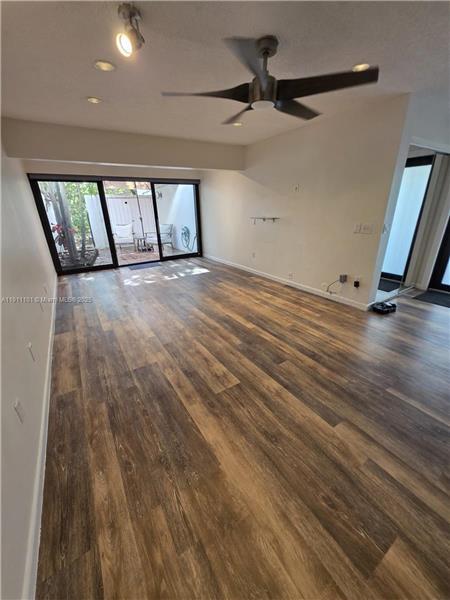 Building Photo - 20900 Leeward Ct