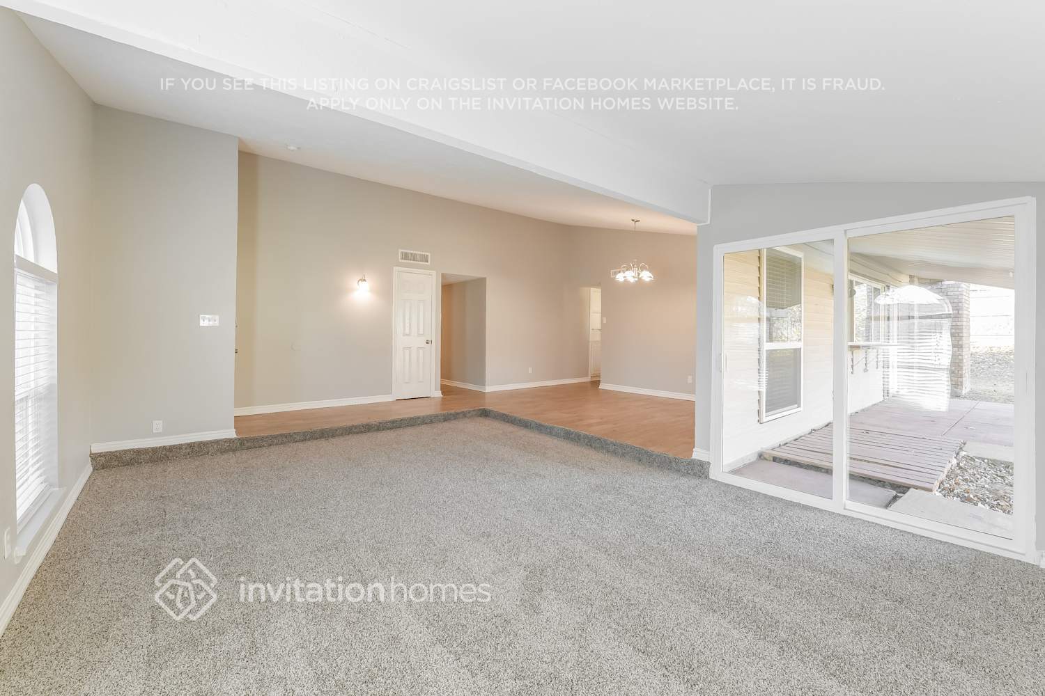 Building Photo - 2600 Treeview Dr