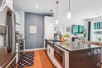 Building Photo - 1411 Key Blvd