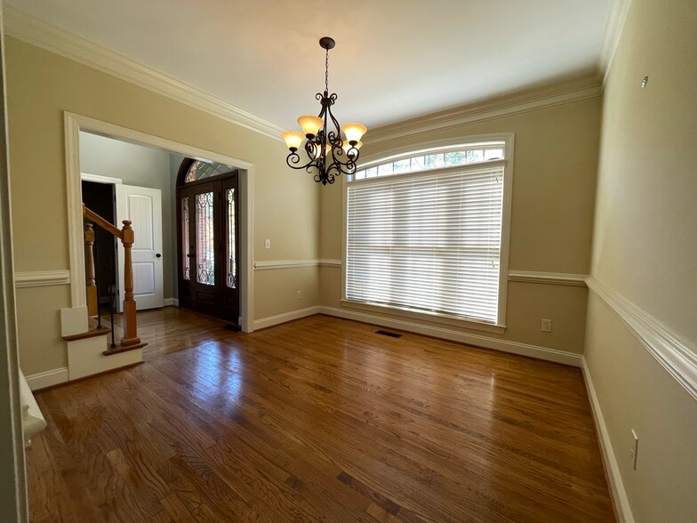 Building Photo - 545 Legacy Dr