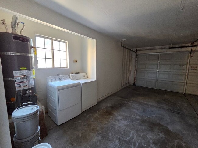 Building Photo - 1192 Pleasant Brook St