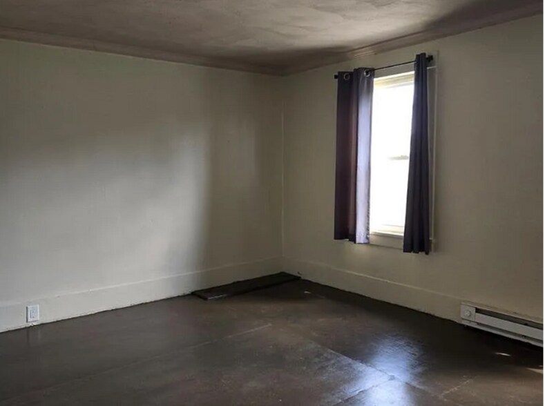 Building Photo - 708 Napoleon St