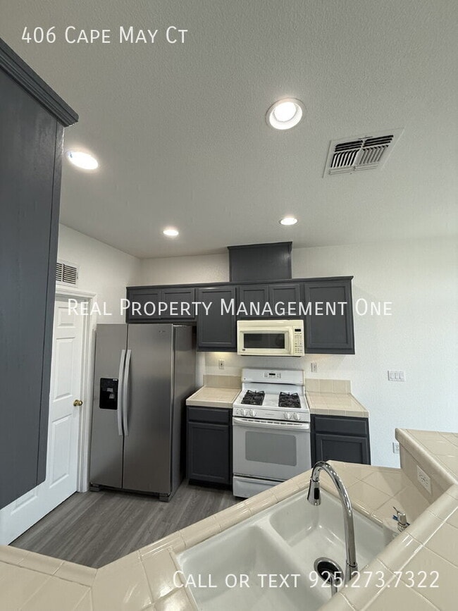 Building Photo - 406 Cape May Ct