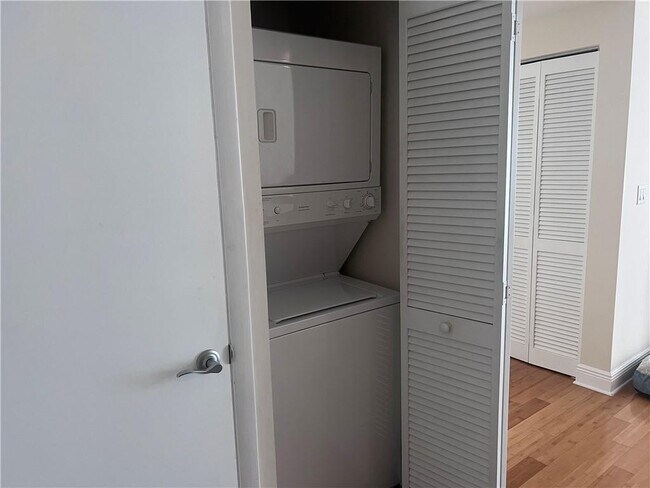 Building Photo - 7275 SW 90th St