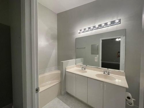 Building Photo - 6235 Vista Del Mar