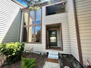 Building Photo - 2112 NW Harriman St