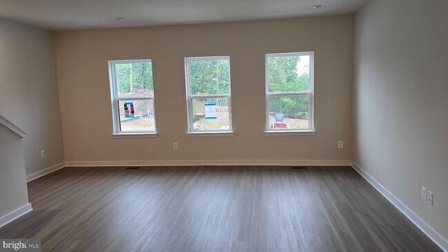 Building Photo - 116 Nepal Ct
