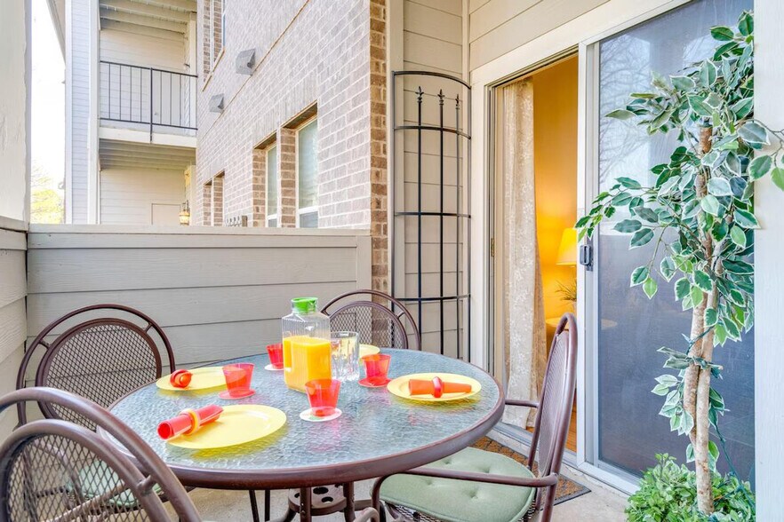 Building Photo - 12166 Metric Blvd