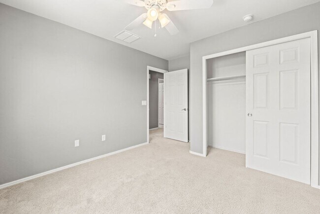 Building Photo - Welcome to Rancho Sahuarita!