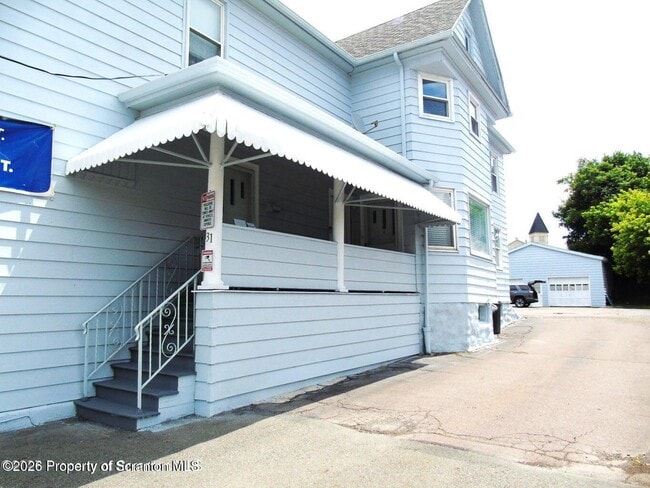 Building Photo - 131 S Blakely St