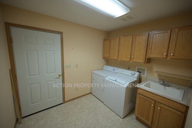 Building Photo - 3 bed 2 bath home in Sequim