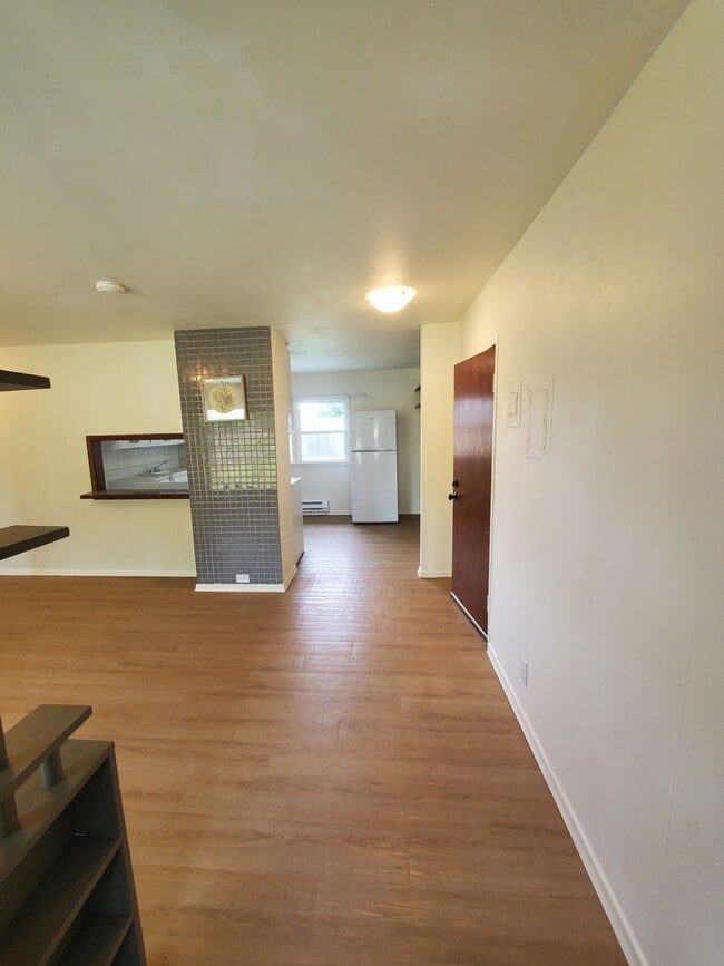 Building Photo - Welcome to Your Lynnwood Retreat!