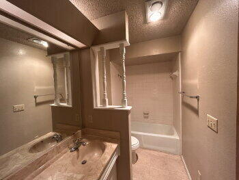 Building Photo - 4413 75th Dr